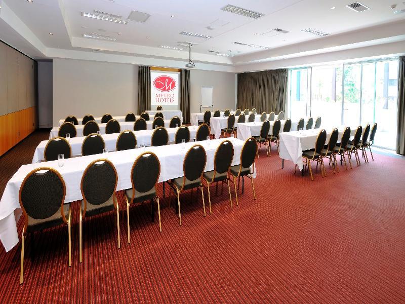 Metro Hotel Ipswich International Екстер'єр фото
